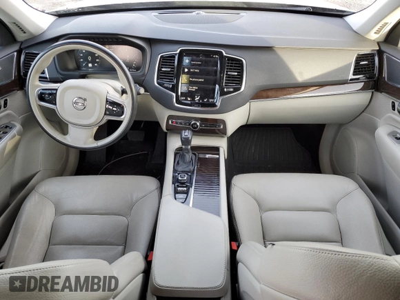 2016 Volvo XC90 T6 Momentum with VIN YV4A22PK8G1071823, listed as a Copart auction lot 45148495 with 125,215 mi miles and Clean Title. Bid and sale history available at carsss.com. Image 8.