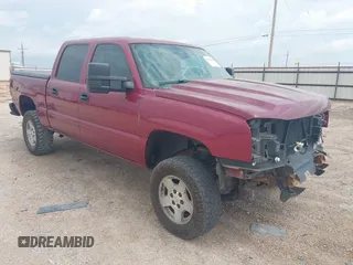 2005 Chevrolet Silverado 1500 LS z VIN 2GCEC13T251115106, wystawiony jako IAAI lot #42141321 z przebiegiem 237 019 mil mil oraz . Historia ofert i sprzedaży dostępna na DreamBid. Obrazek 1.