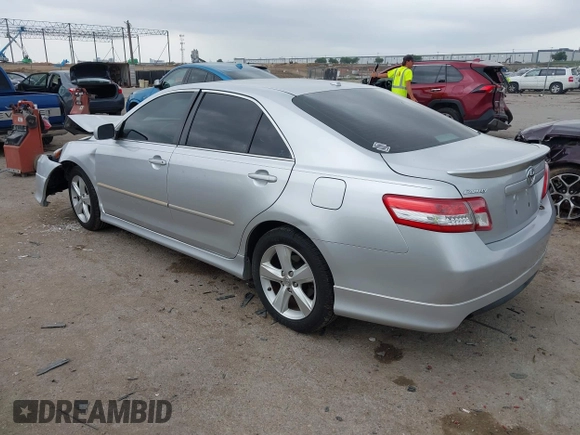 2011 Toyota Camry LE z VIN 4T1BF3EK9BU748210, wystawiony jako IAAI lot #42288534 z przebiegiem 141 208 mil mil oraz . Historia ofert i sprzedaży dostępna na DreamBid. Obrazek 3.