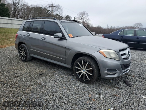 2014 Mercedes-Benz GLK 350 with VIN WDCGG8JB1EG265933, listed as a Copart auction lot 48371875 with 141,504 mi miles and Salvage Title. Bid and sale history available at DreamBid. Image 4.