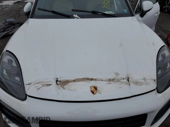 2019 Porsche Cayenne z VIN WP1AA2AY0KDA15514, wystawiony jako Copart lot #41325083 z przebiegiem Nie podano mil oraz . Historia ofert i sprzedaży dostępna na DreamBid. Obrazek 12.