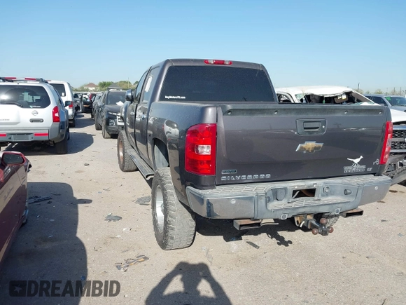 2010 Chevrolet Silverado 1500 LT with VIN 3GCRCSE06AG197630, listed as a IAAI auction lot 41826507 with 135,903 mi miles and . Bid and sale history available at DreamBid. Image 3.