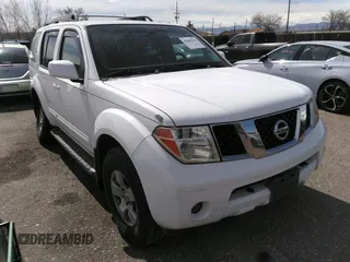2007 Nissan Pathfinder SE with VIN 5N1AR18W77C617702, listed as a IAAI auction lot 41809282 with 243,737 mi miles. Bid and sale history available at carsss.com. Image 1.