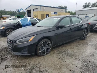 2023 Nissan Altima SR z VIN 1N4BL4CV3PN356993, wystawiony jako Copart lot #58942215 z przebiegiem 59 230 mil mil oraz Czysty tytuł • Clean title. Historia ofert i sprzedaży dostępna na DreamBid. Obrazek 1.
