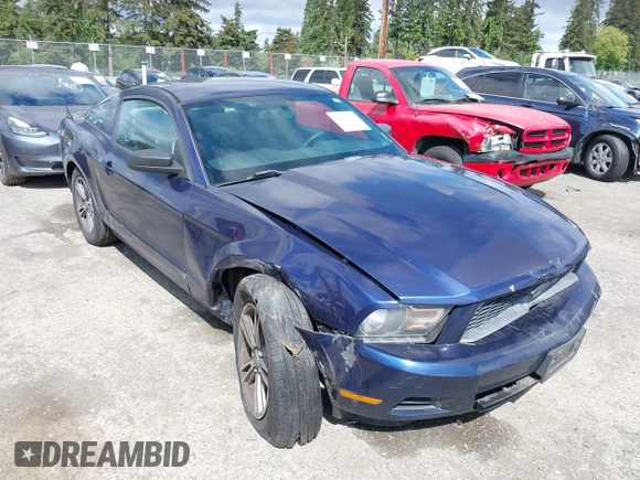 2012 Ford Mustang Premium z VIN 1ZVBP8AM6C5286607, wystawiony jako IAAI lot #42305725 z przebiegiem 137 065 mil mil oraz . Historia ofert i sprzedaży dostępna na DreamBid. Obrazek 1.