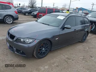 2006 BMW 3 Series 325xi with VIN WBAVT13526AV98389, listed as a IAAI auction lot 41818263 with 215,637 mi miles and . Bid and sale history available at DreamBid. Image 2.