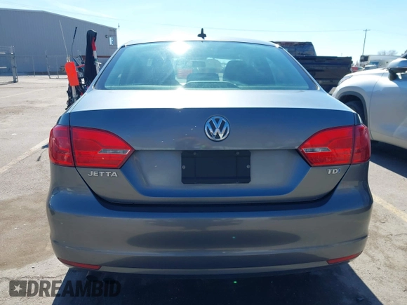 2012 Volkswagen Jetta TDI w/Premium & Nav z VIN 3VWLL7AJ5CM361646, wystawiony jako IAAI lot #41856672 z przebiegiem 190 292 mil mil oraz . Historia ofert i sprzedaży dostępna na DreamBid. Obrazek 16.