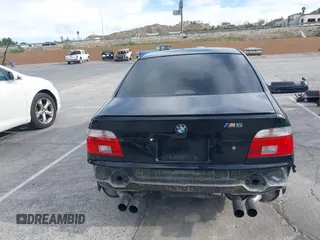 2001 BMW M5 z VIN WBSDE93421BZ99483, wystawiony jako IAAI lot #41892842 z przebiegiem 134 689 mil mil oraz . Historia ofert i sprzedaży dostępna na DreamBid. Obrazek 17.
