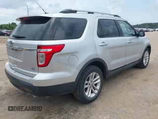 2011 Ford Explorer XLT with VIN 1FMHK7D82BGA10881, listed as a IAAI auction lot 42537124 with 187,121 mi miles and . Bid and sale history available at DreamBid. Image 4.