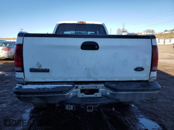 2000 Ford F-350 XL with VIN 1FTSW31F8YEA82117, listed as a Copart auction lot 82800154 with 236,161 mi miles and Salvage Title. Bid and sale history available at DreamBid. Image 6.