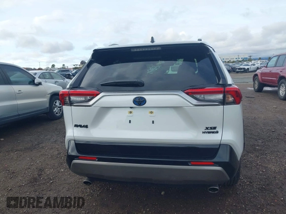 2024 Toyota RAV4 Hybrid XSE with VIN JTME6RFV5RJ060424, listed as a IAAI auction lot 41884481 with 8,730 mi miles and . Bid and sale history available at carsss.com. Image 16.