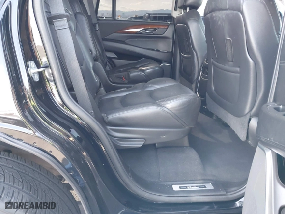 2018 Cadillac Escalade Luxury with VIN 1GYS4BKJ6JR148241, listed as a IAAI auction lot 41874506 with 92,140 mi miles. Bid and sale history available at carsss.com. Image 8.