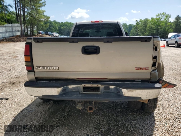 2005 GMC Sierra 3500 DRW Work Trk z VIN 1GTJK33245F920117, wystawiony jako Copart lot #57468965 z przebiegiem 157 458 mil mil oraz Szkoda całkowita • Salvage title. Historia ofert i sprzedaży dostępna na DreamBid. Obrazek 6.