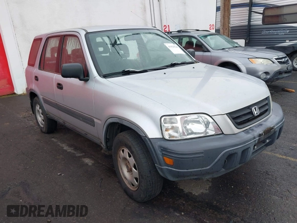 1998 Honda CR-V LX with VIN JHLRD2844WC016145, listed as a IAAI auction lot 41820540 with 178,900 mi miles. Bid and sale history available at carsss.com. Image 1.