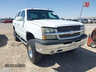 2004 Chevrolet Avalanche Z71 with VIN 3GNEK12TX4G302918, listed as a IAAI auction lot 42117074 with 166,066 mi miles. Bid and sale history available at carsss.com. Image 1.