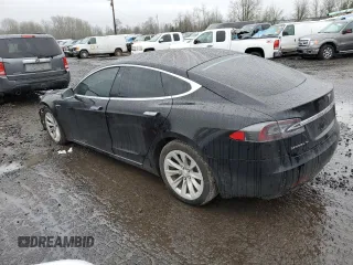 2018 Tesla Model S 75D с VIN 5YJSA1E26JF261691, выставлен на аукционе Copart как лот 45222545 с пробегом 121 600 миль миль и Списание • Salvage title. История ставок и продаж доступна на DreamBid. Изображение 2.