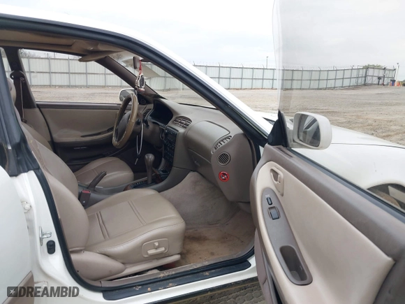 1996 Lexus ES 300 with VIN JT8BF12G6T0148230, listed as a IAAI auction lot 38985805 with 296,043 mi miles. Bid and sale history available at carsss.com. Image 5.