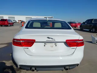 2018 Jaguar XE 25t with VIN SAJAR4FXXJCP31218, listed as a IAAI auction lot 41406848 with 117,538 mi miles. Bid and sale history available at carsss.com. Image 17.