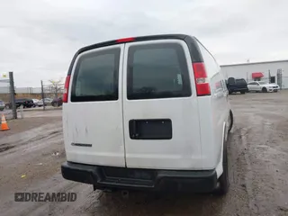 2017 Chevrolet Express Cargo Van with VIN 1GCZGHFG6H1292104, listed as a IAAI auction lot 41662902 with 272,436 mi miles. Bid and sale history available at carsss.com. Image 16.