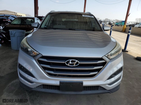 2016 Hyundai Tucson SE with VIN KM8J3CA45GU255157, listed as a Copart auction lot 43698075 with 93,252 mi miles and Clean Title. Bid and sale history available at carsss.com. Image 6.