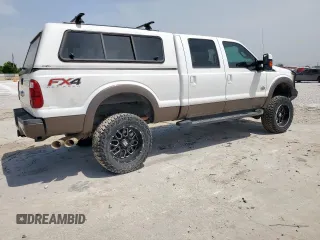 2015 Ford F-250 Lariat z VIN 1FT7W2BT5FED51952, wystawiony jako Copart lot #57121025 z przebiegiem 174 811 mil mil oraz Szkoda całkowita • Salvage title. Historia ofert i sprzedaży dostępna na DreamBid. Obrazek 3.