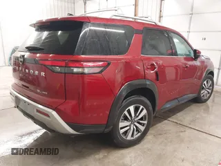 2023 Nissan Pathfinder SL z VIN 5N1DR3CC4PC223161, wystawiony jako IAAI lot #41391697 z przebiegiem 29 932 mil mil oraz . Historia ofert i sprzedaży dostępna na DreamBid. Obrazek 4.