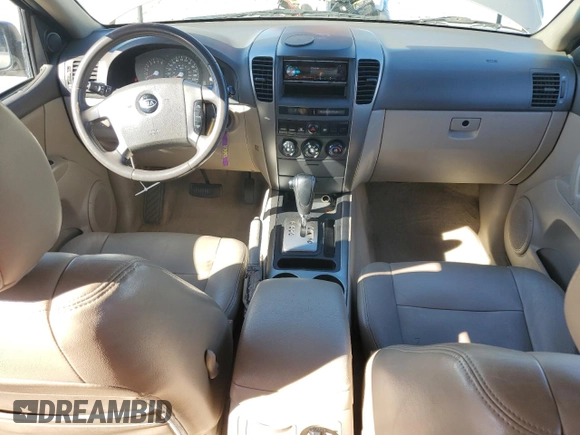 2005 Kia Sorento LX z VIN KNDJC733155486466, wystawiony jako Copart lot #50409525 z przebiegiem 193 665 mil mil oraz Szkoda całkowita • Salvage title. Historia ofert i sprzedaży dostępna na DreamBid. Obrazek 8.