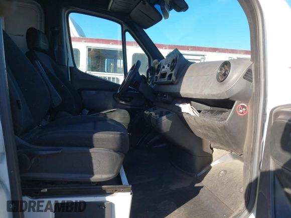 2021 Mercedes-Benz Sprinter Cargo with VIN W1Y4ECHY2MT064412, listed as a IAAI auction lot 41069328 with 88,526 mi miles and . Bid and sale history available at carsss.com. Image 5.