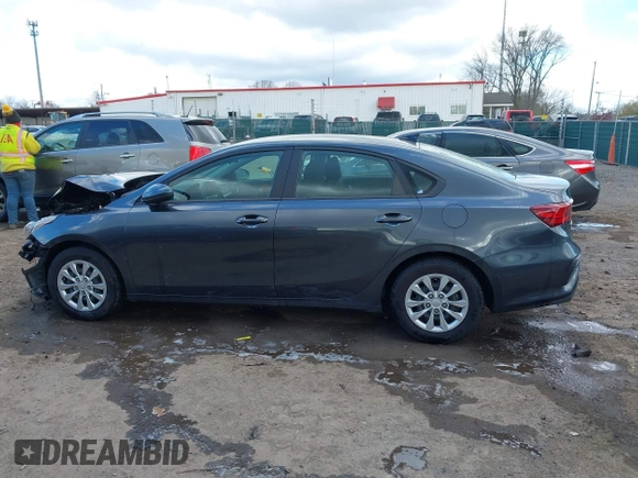 2021 Kia Forte LXS with VIN 3KPF24AD3ME303347, listed as a IAAI auction lot 42014410 with 80,618 mi miles. Bid and sale history available at carsss.com. Image 15.
