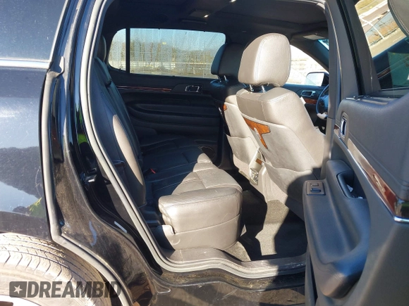 2018 Lincoln MKT with VIN 2LMHJ5NK5JBL02245, listed as a IAAI auction lot 41430571 with 293,537 mi miles and . Bid and sale history available at carsss.com. Image 8.