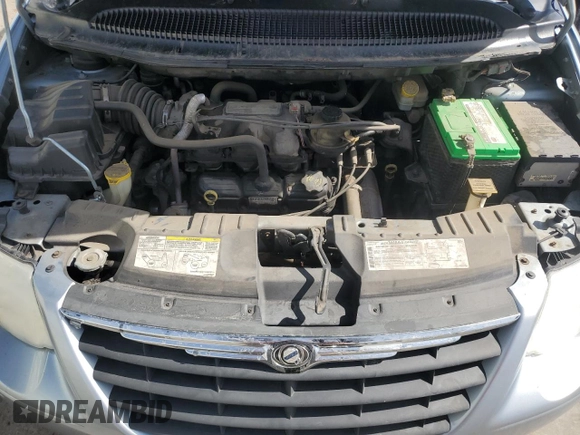 2005 Chrysler Town & Country Touring with VIN 2C4GP54L85R390595, listed as a Copart auction lot 53568185 with 177,250 mi miles and Salvage Title. Bid and sale history available at carsss.com. Image 12.