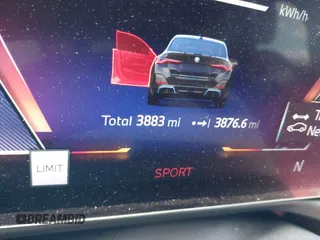 2024 BMW i4 xDrive40 z VIN WBY83FB04RFT19615, wystawiony jako IAAI lot #41679918 z przebiegiem 3 883 mil mil oraz . Historia ofert i sprzedaży dostępna na DreamBid. Obrazek 15.