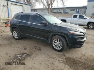 2017 Jeep Cherokee Latitude z VIN 1C4PJMCB1HW632045, wystawiony jako Copart lot #88050445 z przebiegiem 155 257 mil mil oraz Szkoda całkowita • Salvage title. Historia ofert i sprzedaży dostępna na DreamBid. Obrazek 4.