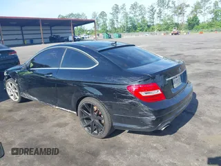 2013 Mercedes-Benz C 250 z VIN WDDGJ4HB1DF990996, wystawiony jako IAAI lot #42364935 z przebiegiem 108 916 mil mil oraz . Historia ofert i sprzedaży dostępna na DreamBid. Obrazek 3.