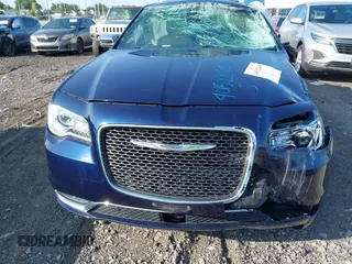 2016 Chrysler 300 with VIN 2C3CCAKG6GH152508, listed as a IAAI auction lot 40152840 with 94,646 mi miles. Bid and sale history available at carsss.com. Image 13.