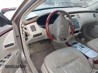 2007 Hyundai Azera SE z VIN KMHFC46F67A162638, wystawiony jako IAAI lot #42053153 z przebiegiem 130 133 mil mil oraz . Historia ofert i sprzedaży dostępna na DreamBid. Obrazek 5.