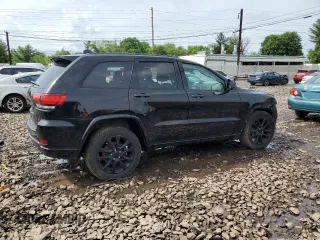 2017 Jeep Grand Cherokee Altitude z VIN 1C4RJFAG4HC863011, wystawiony jako Copart lot #55842965 z przebiegiem Nie podano mil oraz Szkody całkowita. Historia ofert i sprzedaży dostępna na DreamBid. Obrazek 3.