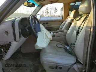 2003 Chevrolet Suburban Z71 with VIN 3GNFK16Z93G119835, listed as a Copart auction lot 44208115 with 0 mi miles and Non Repairable. Bid and sale history available at carsss.com. Image 7.