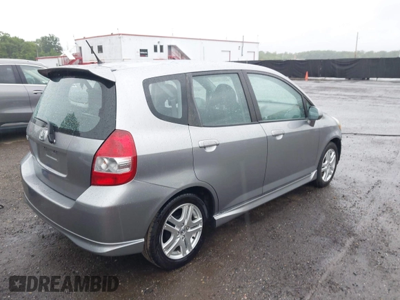 2007 Honda Fit Sport z VIN JHMGD38647S049521, wystawiony jako IAAI lot #42289057 z przebiegiem 130 434 mil mil oraz . Historia ofert i sprzedaży dostępna na DreamBid. Obrazek 4.