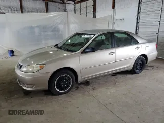 2006 Toyota Camry STD z VIN JTDBE32K263061352, wystawiony jako Copart lot #58890895 z przebiegiem 205 100 mil mil oraz Czysty tytuł • Clean title. Historia ofert i sprzedaży dostępna na DreamBid. Obrazek 1.