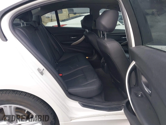 2014 BMW 3 Series 320i xDrive с VIN WBA3C3C51EP661285, выставлен на аукционе IAAI как лот 42260366 с пробегом 125 269 миль миль и . История ставок и продаж доступна на DreamBid. Изображение 8.
