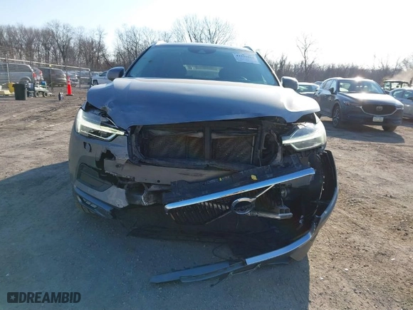 2019 Volvo XC60 Momentum with VIN LYVA22RK0KB306636, listed as a IAAI auction lot 41539565 with 66,610 mi miles. Bid and sale history available at carsss.com. Image 12.