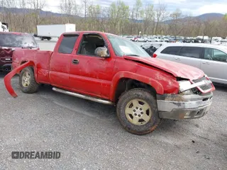 2005 Chevrolet Silverado 1500 Z71 with VIN 2GCEK19B551336197, listed as a IAAI auction lot 41951856 with 196,306 mi miles. Bid and sale history available at carsss.com. Image 1.
