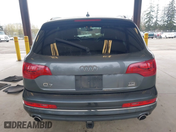 2014 Audi Q7 3.0L TDI Premium with VIN WA1CMAFE7ED017740, listed as a IAAI auction lot 41959691 with 112,521 mi miles. Bid and sale history available at carsss.com. Image 16.