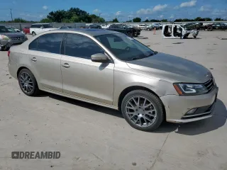 2015 Volkswagen Jetta SE z VIN 3VWD07AJ6FM252596, wystawiony jako Copart lot #62223885 z przebiegiem 140 885 mil mil oraz Czysty tytuł • Clean title. Historia ofert i sprzedaży dostępna na DreamBid. Obrazek 4.