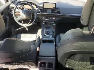 2018 Audi Q5 Premium Plus with VIN WA1BNAFY7J2209393, listed as a Copart auction lot 62452055 with 33,944 mi miles and Salvage title. Bid and sale history available at DreamBid. Image 8.