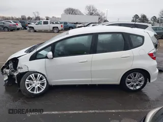 2010 Honda Fit Sport с VIN JHMGE8H41AS015052, выставлен на аукционе IAAI как лот 41364435 с пробегом 109 352 миль миль и . История ставок и продаж доступна на DreamBid. Изображение 14.