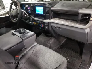 2024 Ford F-250 XL with VIN 1FTBF2BA6RED28824, listed as a Copart auction lot 43446825 with 3,777 mi miles and Salvage title. Bid and sale history available at DreamBid. Image 8.
