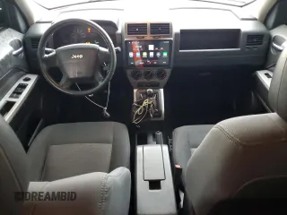 2008 Jeep Patriot Sport z VIN 1J8FT28WX8D649176, wystawiony jako Copart lot #55927795 z przebiegiem 109 587 mil mil oraz Czysty tytuł • Clean title. Historia ofert i sprzedaży dostępna na DreamBid. Obrazek 8.