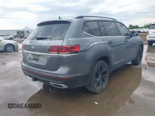 2022 Volkswagen Atlas SE z VIN 1V2JR2CA4NC529787, wystawiony jako IAAI lot #42051211 z przebiegiem 55 787 mil mil oraz . Historia ofert i sprzedaży dostępna na DreamBid. Obrazek 4.